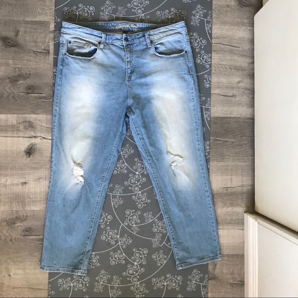 Capris Light Wash Denim Universal Thread